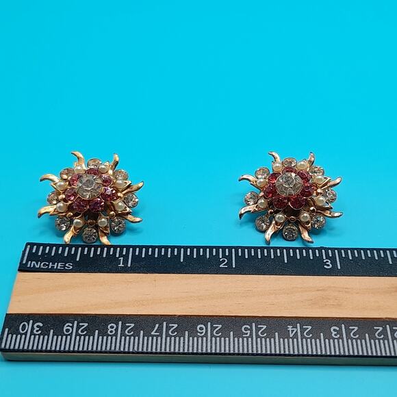 Vintage Pink Clear Rhinestone Floral Twin Pins, Mid-Century Brooch Set, 1950s - Picture 8 of 10